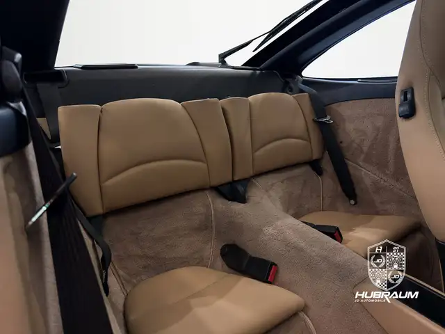 Porsche 911 view 27