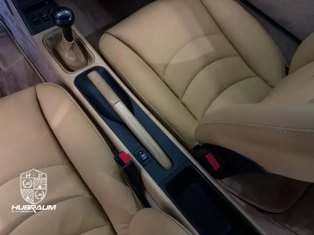 Porsche 911 view 23