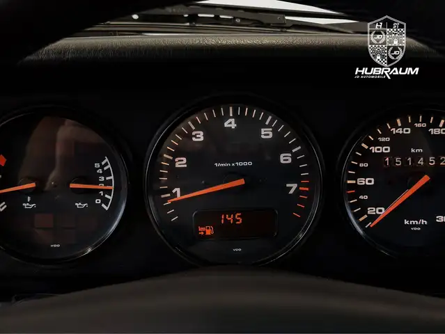 Porsche 911 view 25