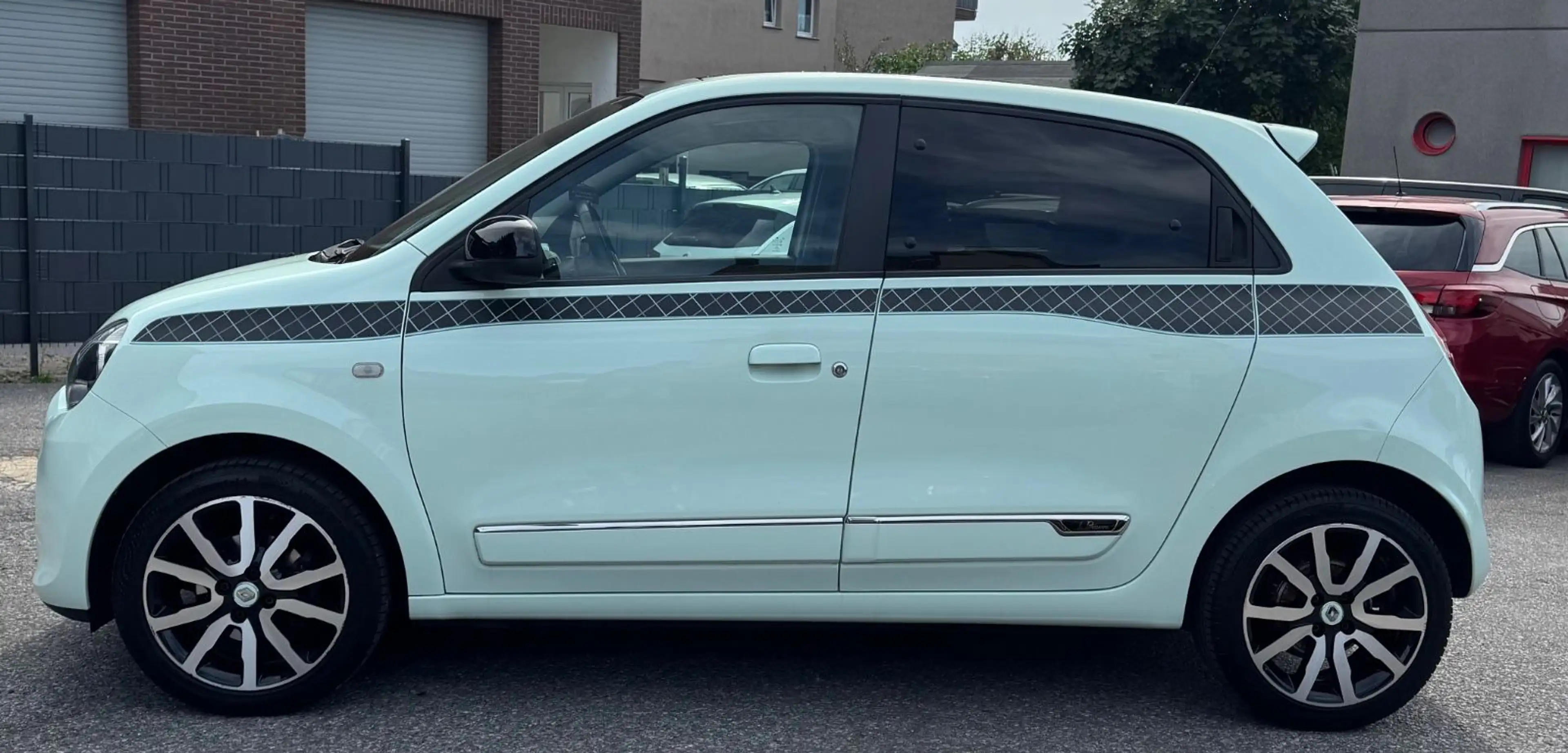Renault Twingo La Parisienne SHZ+PDC+AC+WKR+LED+BLUE+LS+ — photo 10