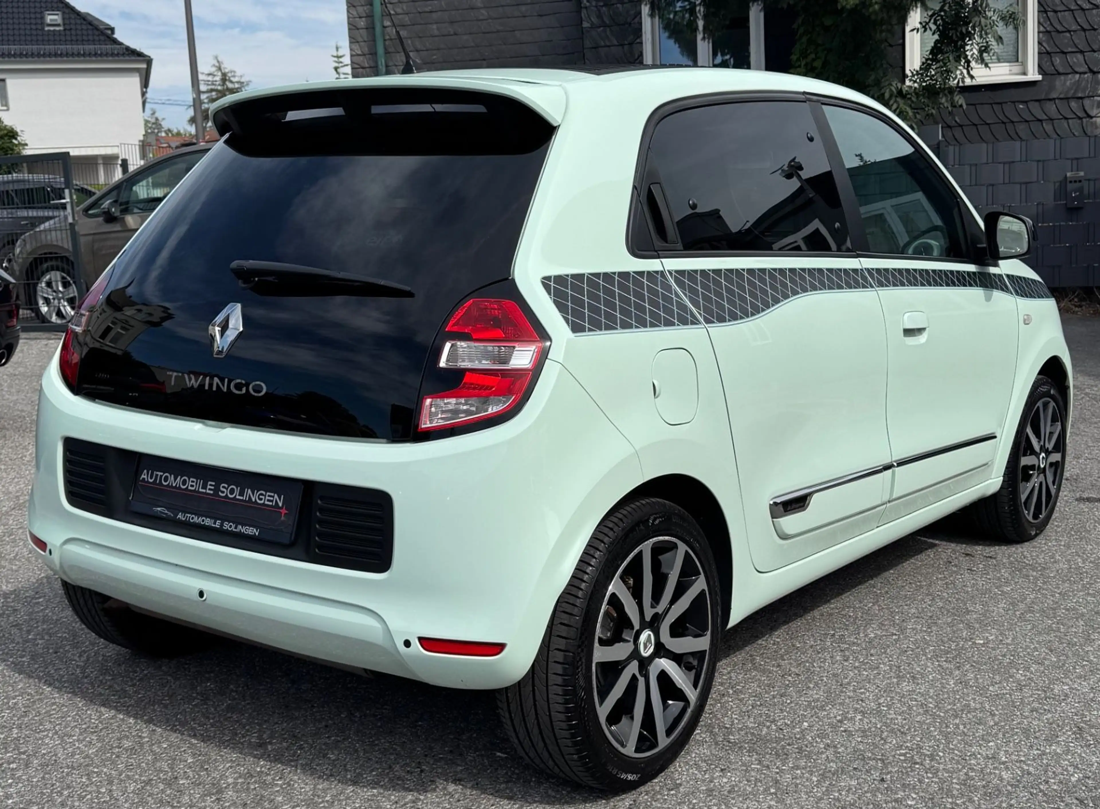 Renault Twingo La Parisienne SHZ+PDC+AC+WKR+LED+BLUE+LS+ — photo 4