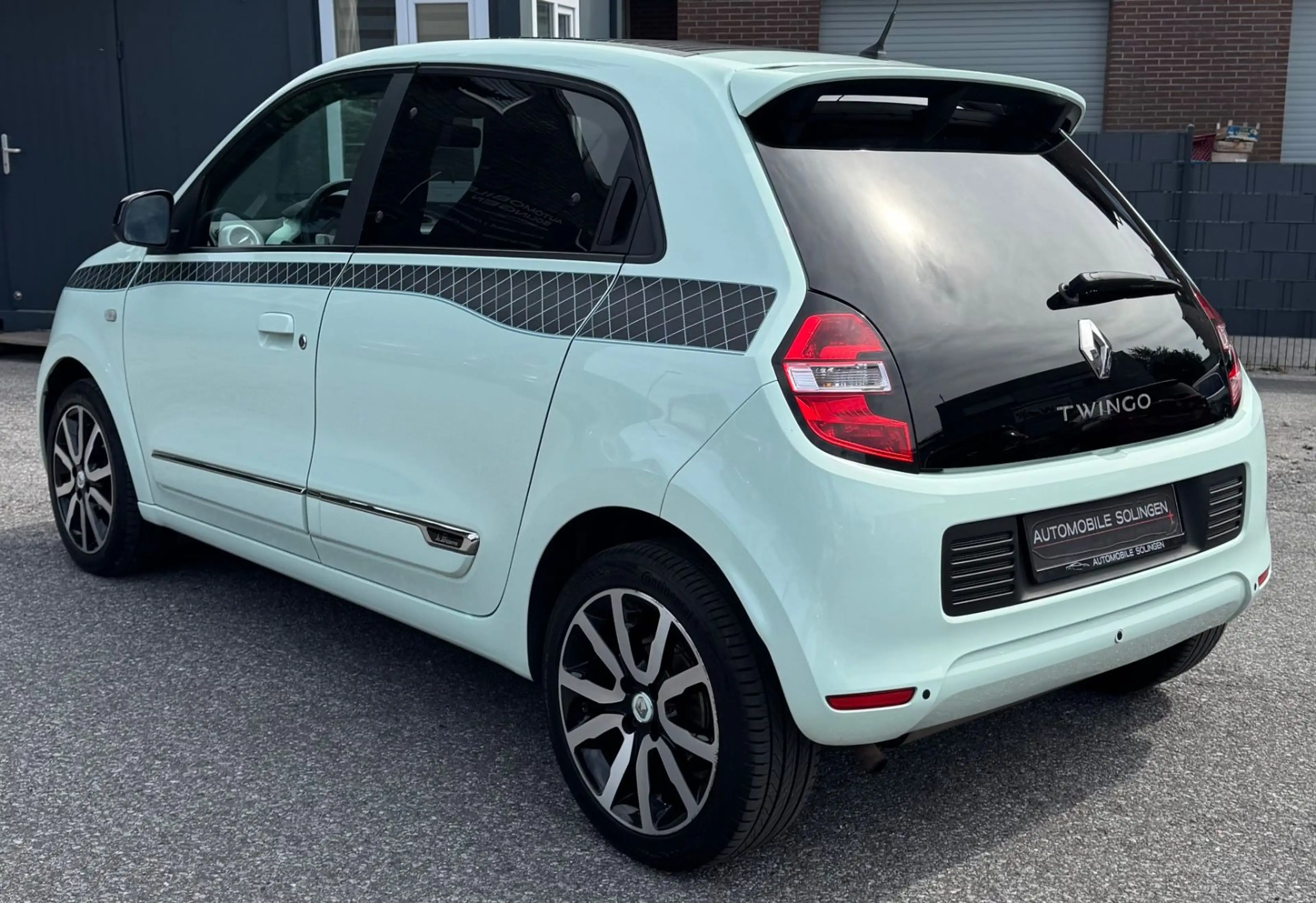 Renault Twingo La Parisienne SHZ+PDC+AC+WKR+LED+BLUE+LS+ — photo 6