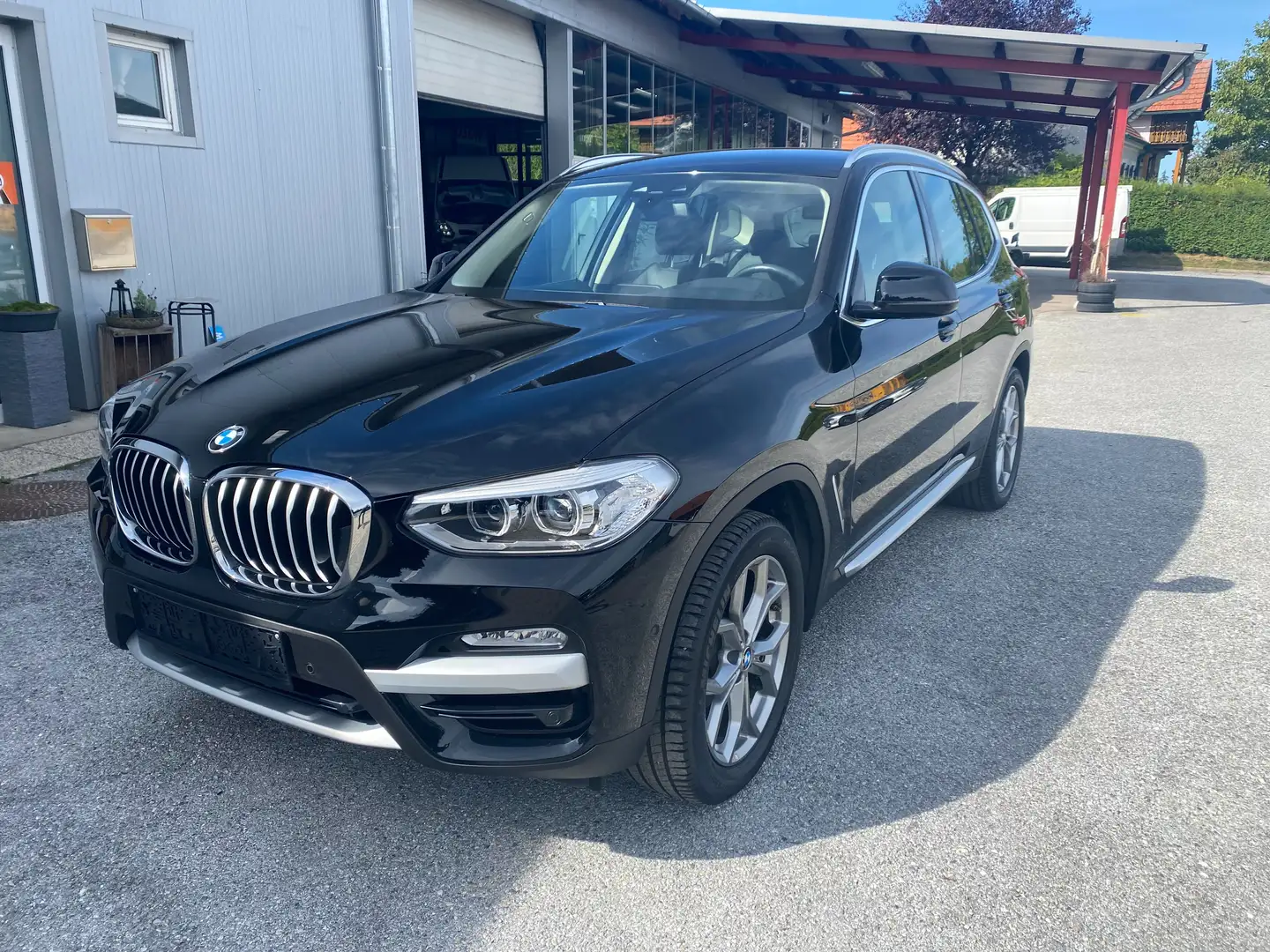 BMW X3 xDrive 20 d xLine Schwarz - 1