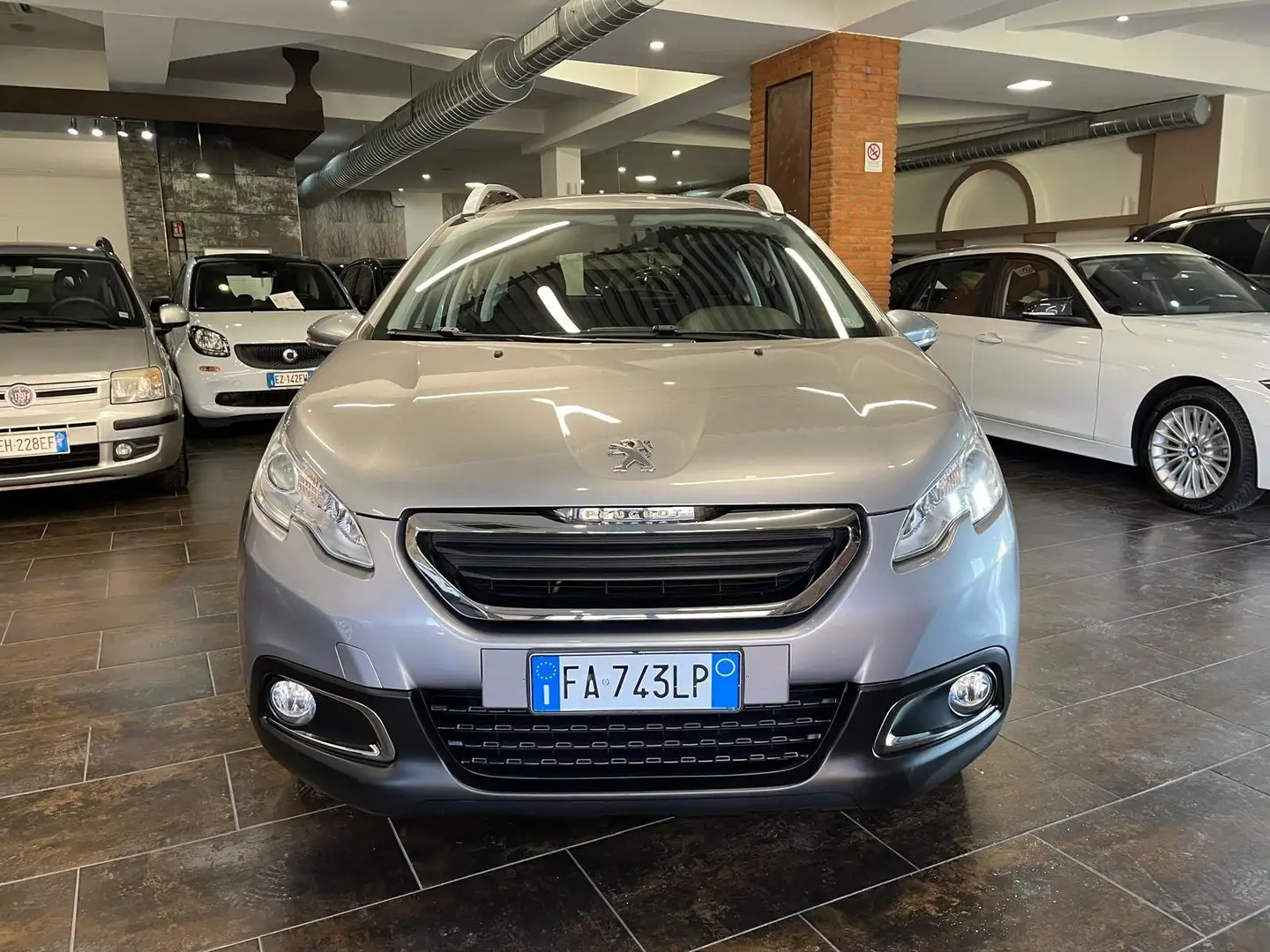Peugeot 2008 2008 1.2 puretech 12v Active 82cv E6 Grau - 2