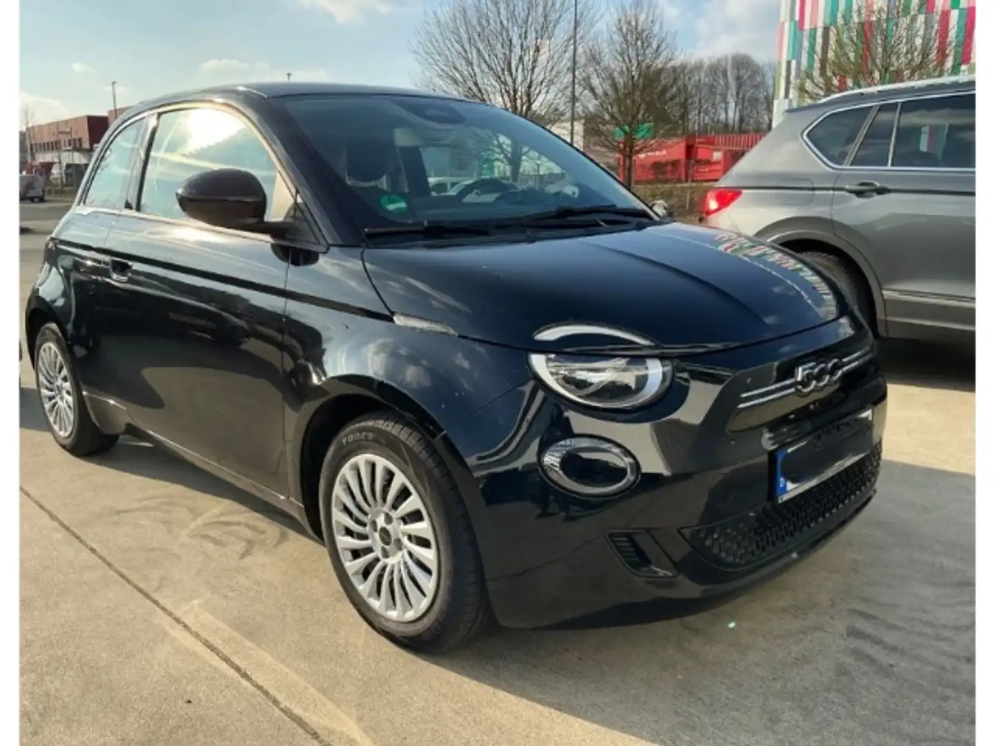 Fiat 500e Action Automatik Radio & Winter-Paket Sonderlackie Schwarz - 2