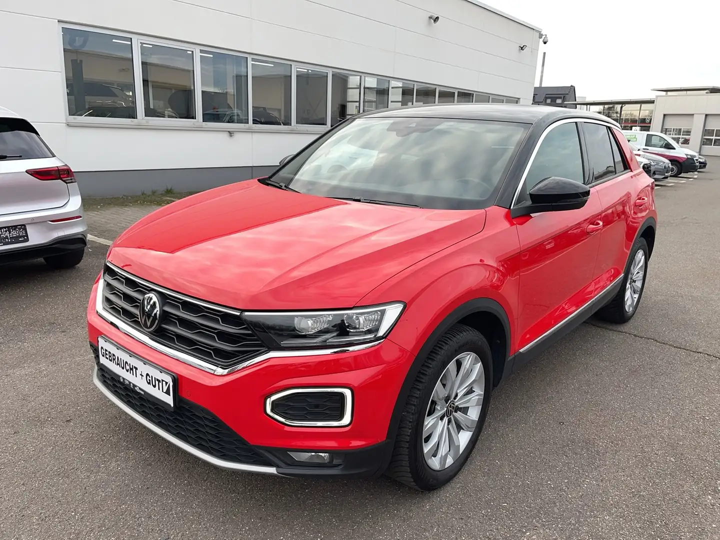 Volkswagen T-Roc Sport 1.5 TSI DSG AHK Navi Kamera Rot - 1