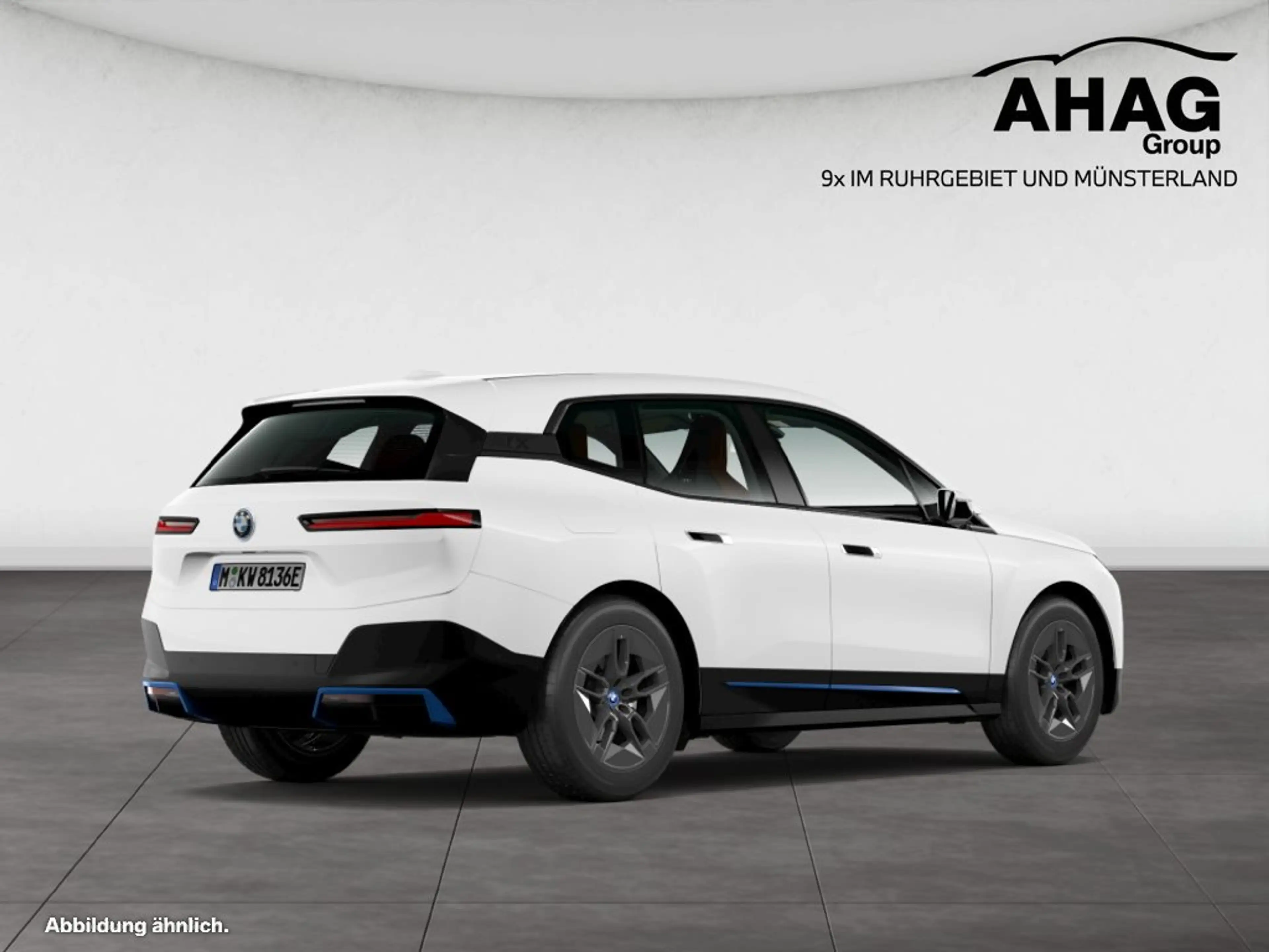 BMW iX xDrive40 — photo 2
