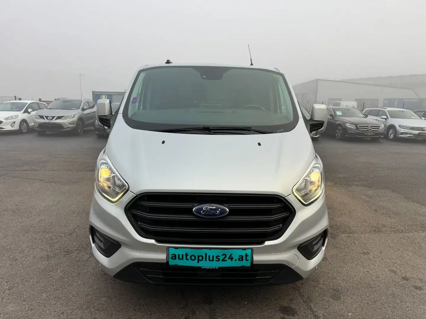 Ford Transit Custom Kasten 2,0 TDCi L2H1 320 Trend Grau - 2