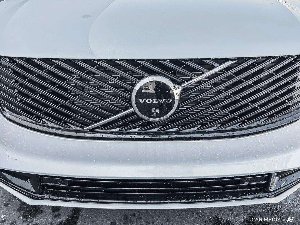 2026 Volvo XC90 B6 AWD Ultra Dark Theme 7-Seater thumb 9