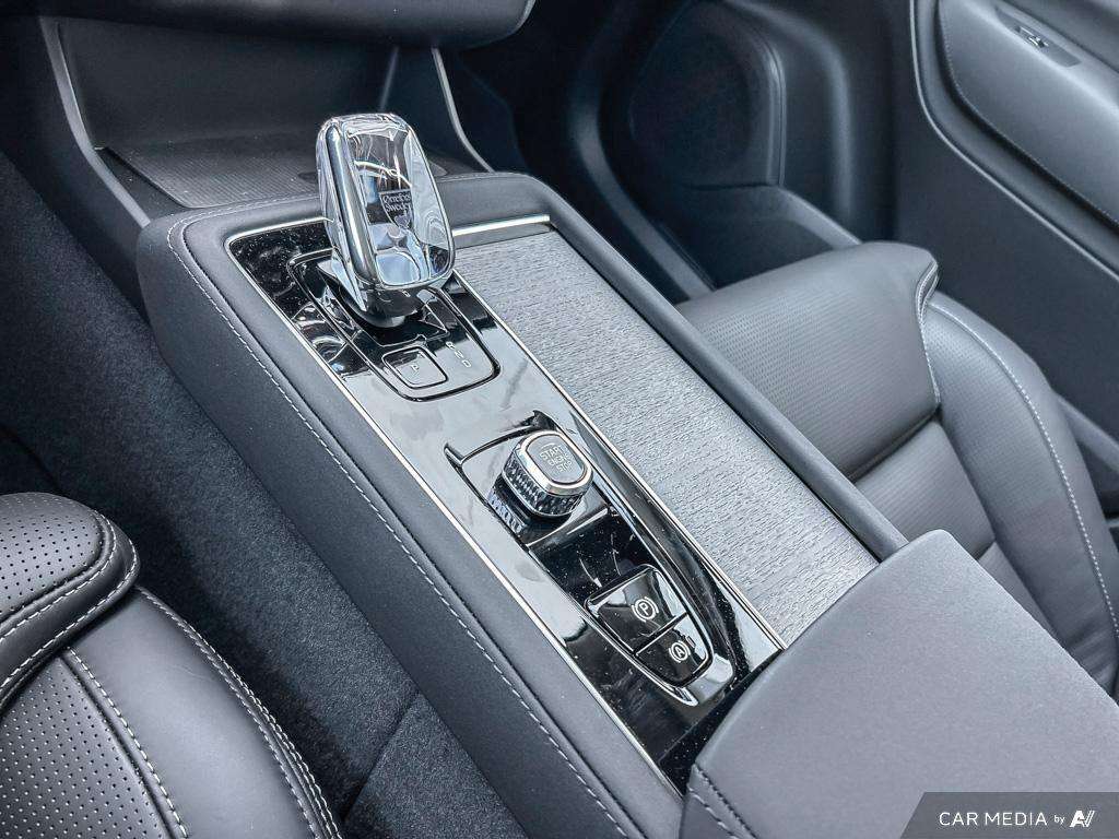 2026 Volvo XC90 B6 AWD Ultra Dark Theme 7-Seater thumb 18