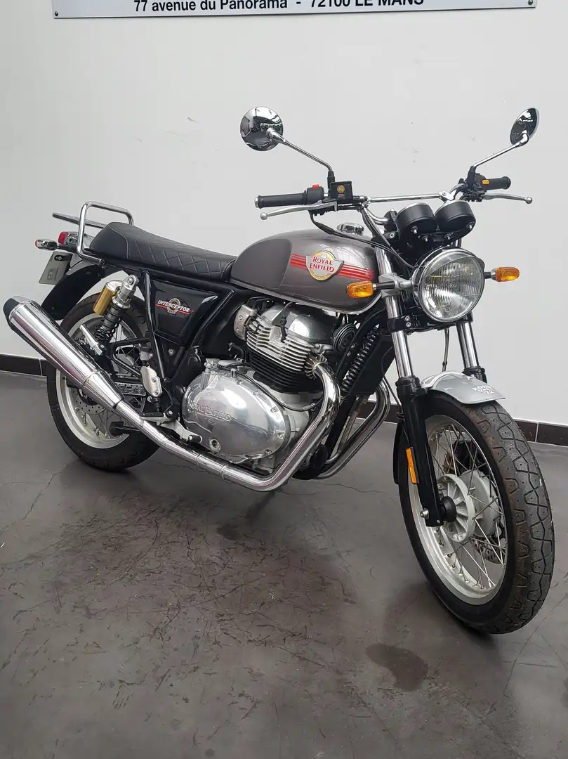 Royal Enfield Interceptor - 2