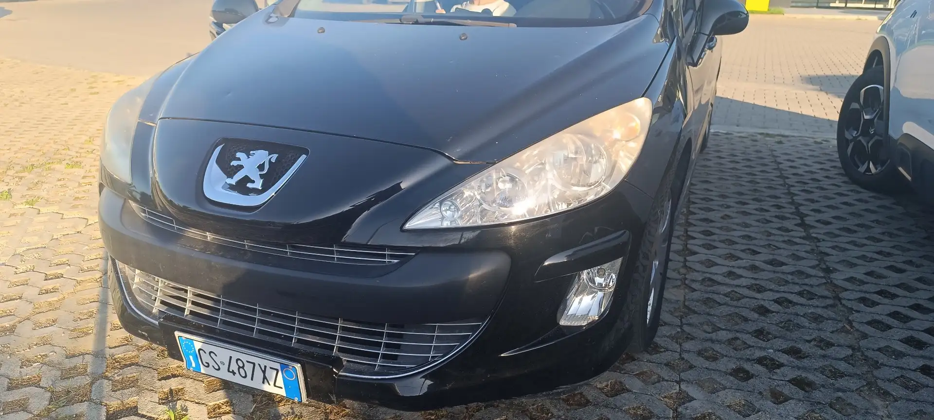 Peugeot 308 308 5p 1.6 hdi 16v Tecno 110cv fap Noir - 1