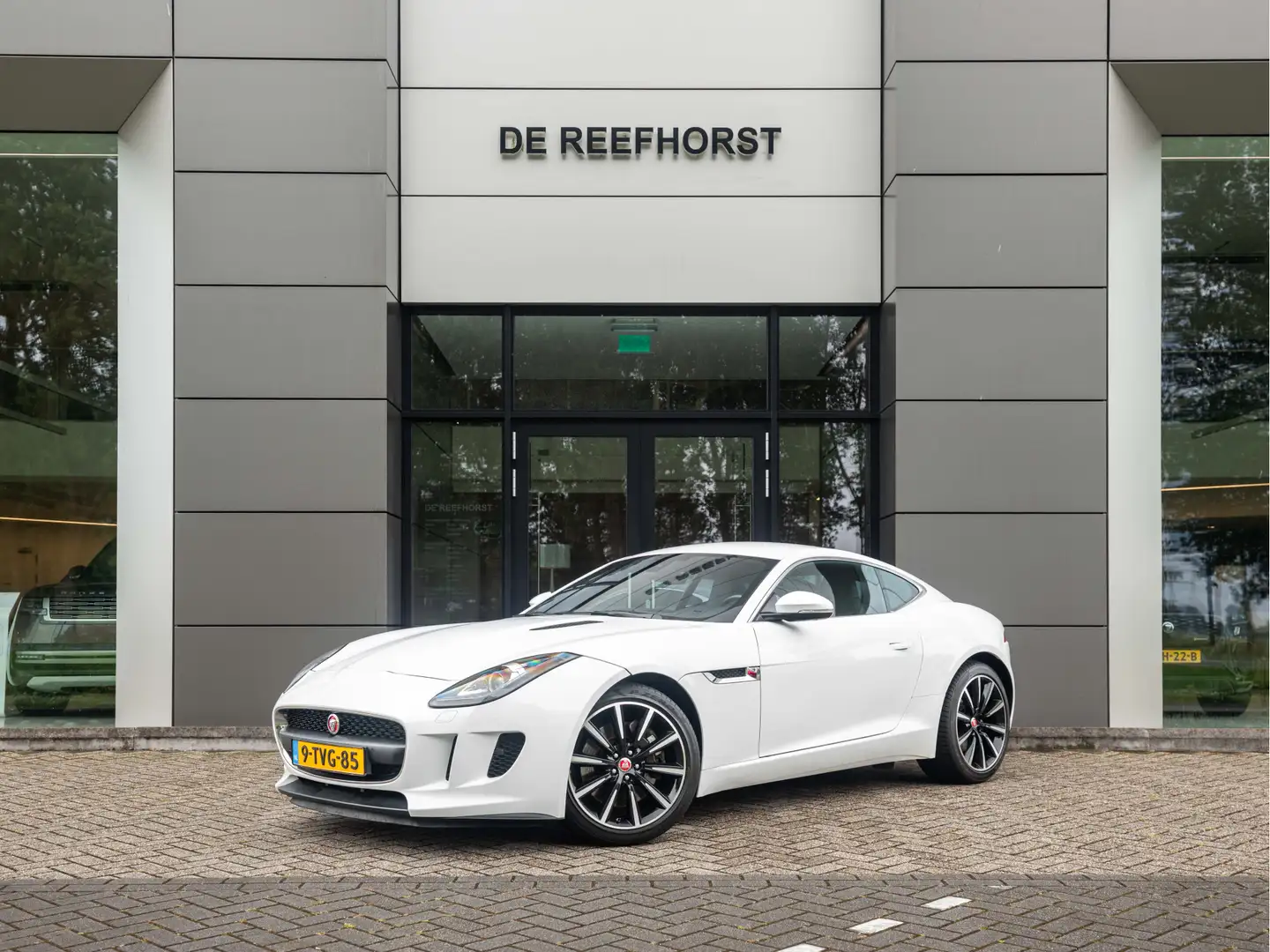 Jaguar F-Type 3.0 V6 Coupé | Sportstoelen | Sportuitlaat | 12 ma Wit - 1