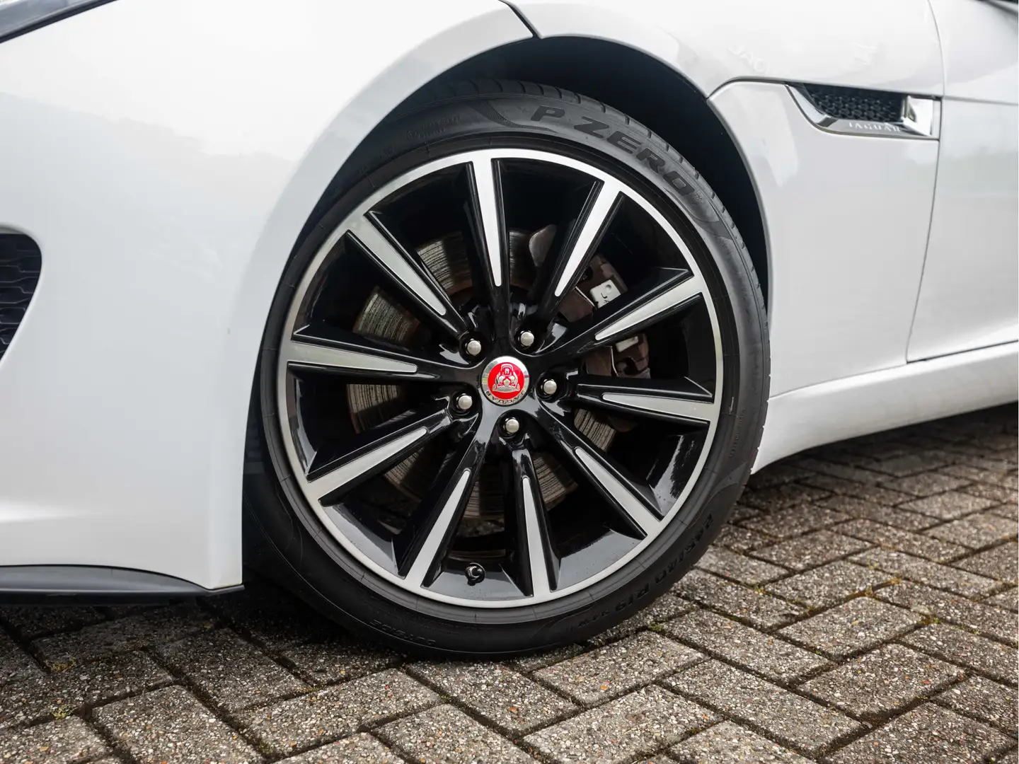 Jaguar F-Type 3.0 V6 Coupé | Sportstoelen | Sportuitlaat | 12 ma Wit - 2