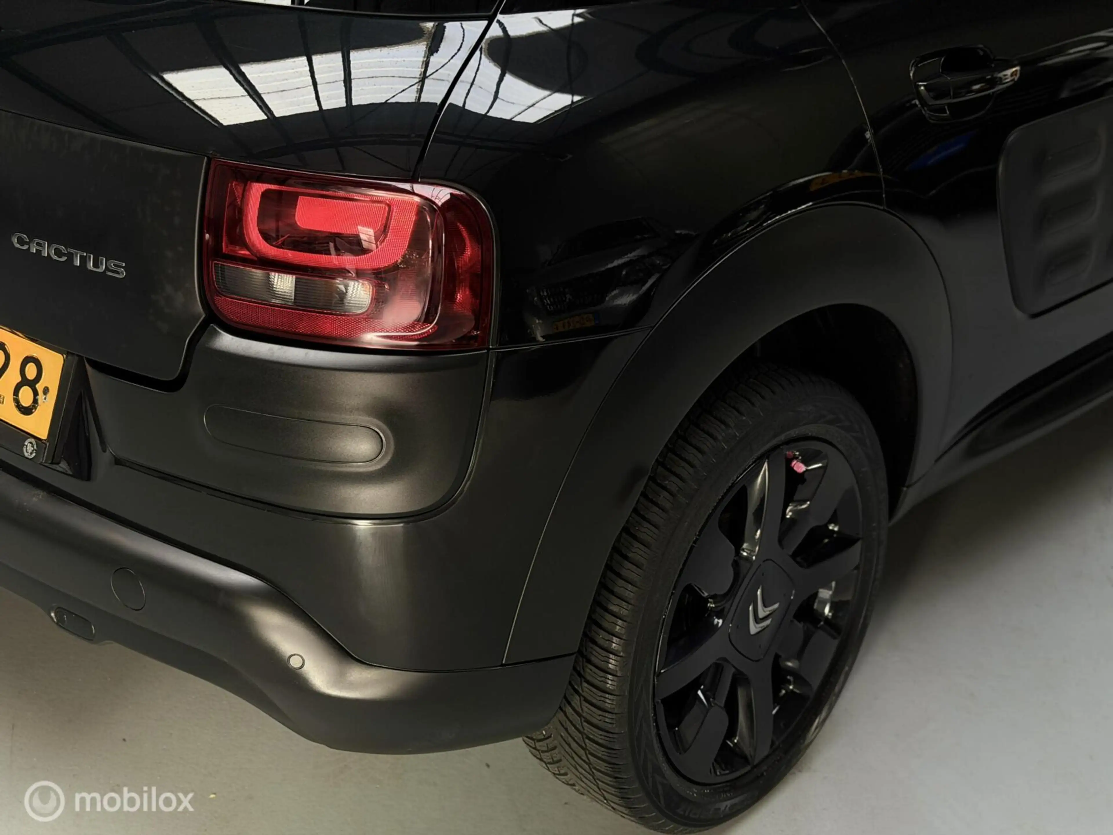 Citroen C4 Cactus 1.2 PureTech Shine — photo 18