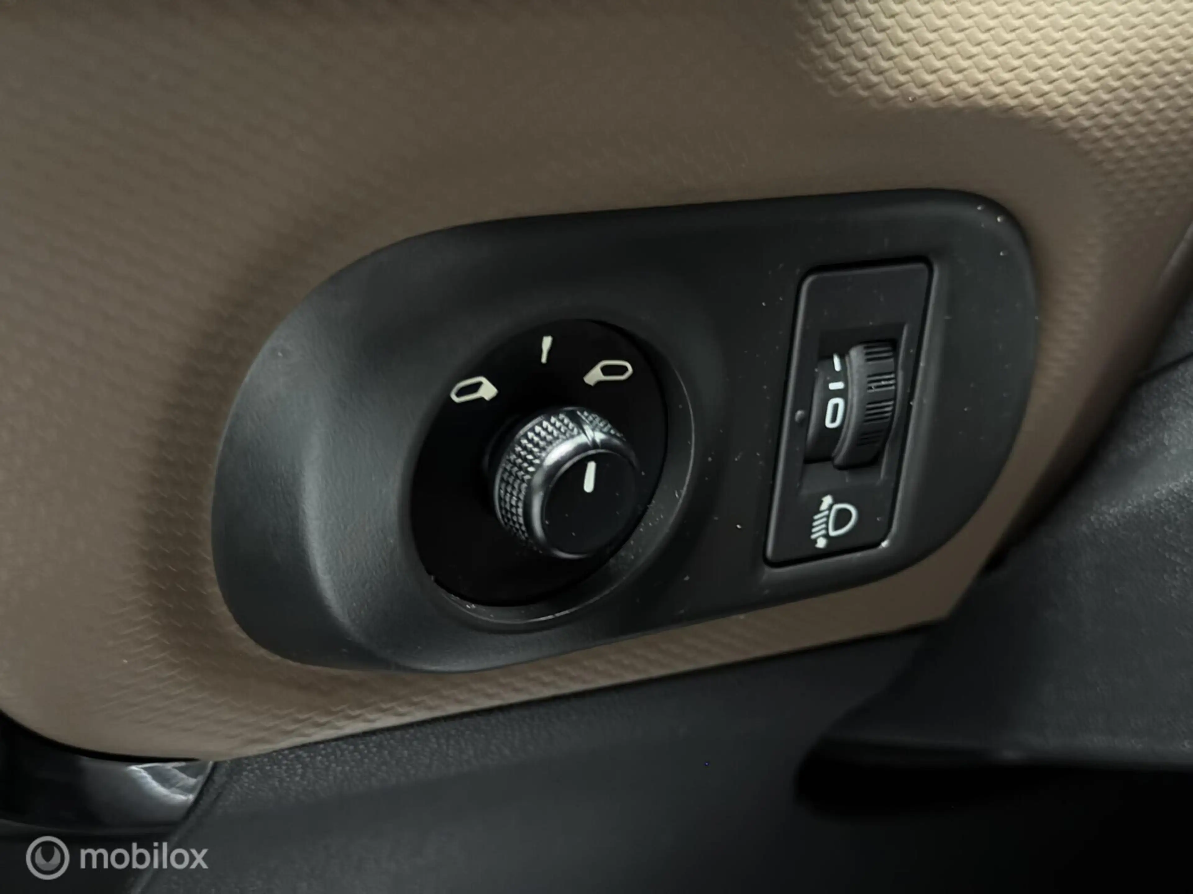 Citroen C4 Cactus 1.2 PureTech Shine — photo 42