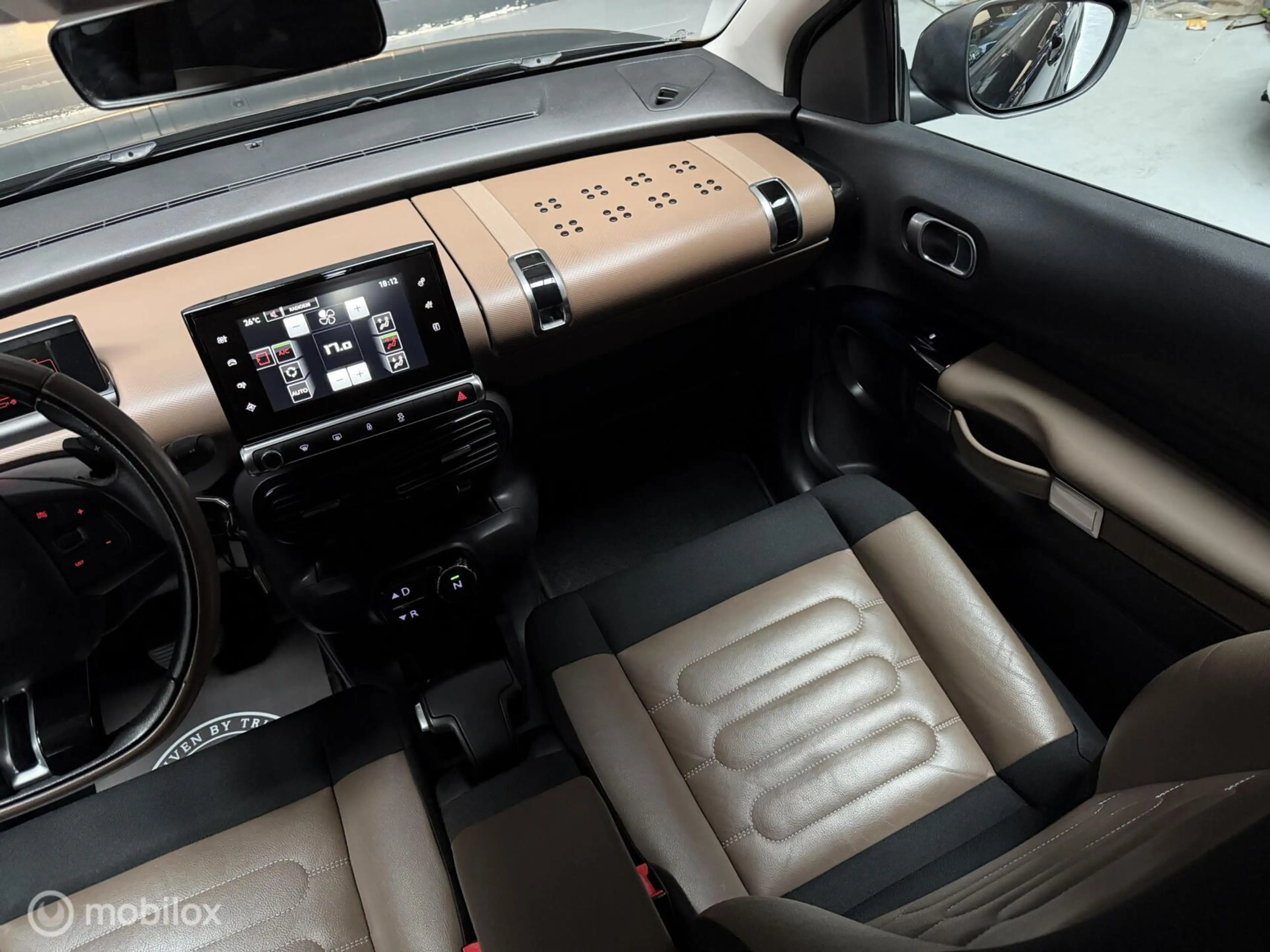 Citroen C4 Cactus 1.2 PureTech Shine — photo 37