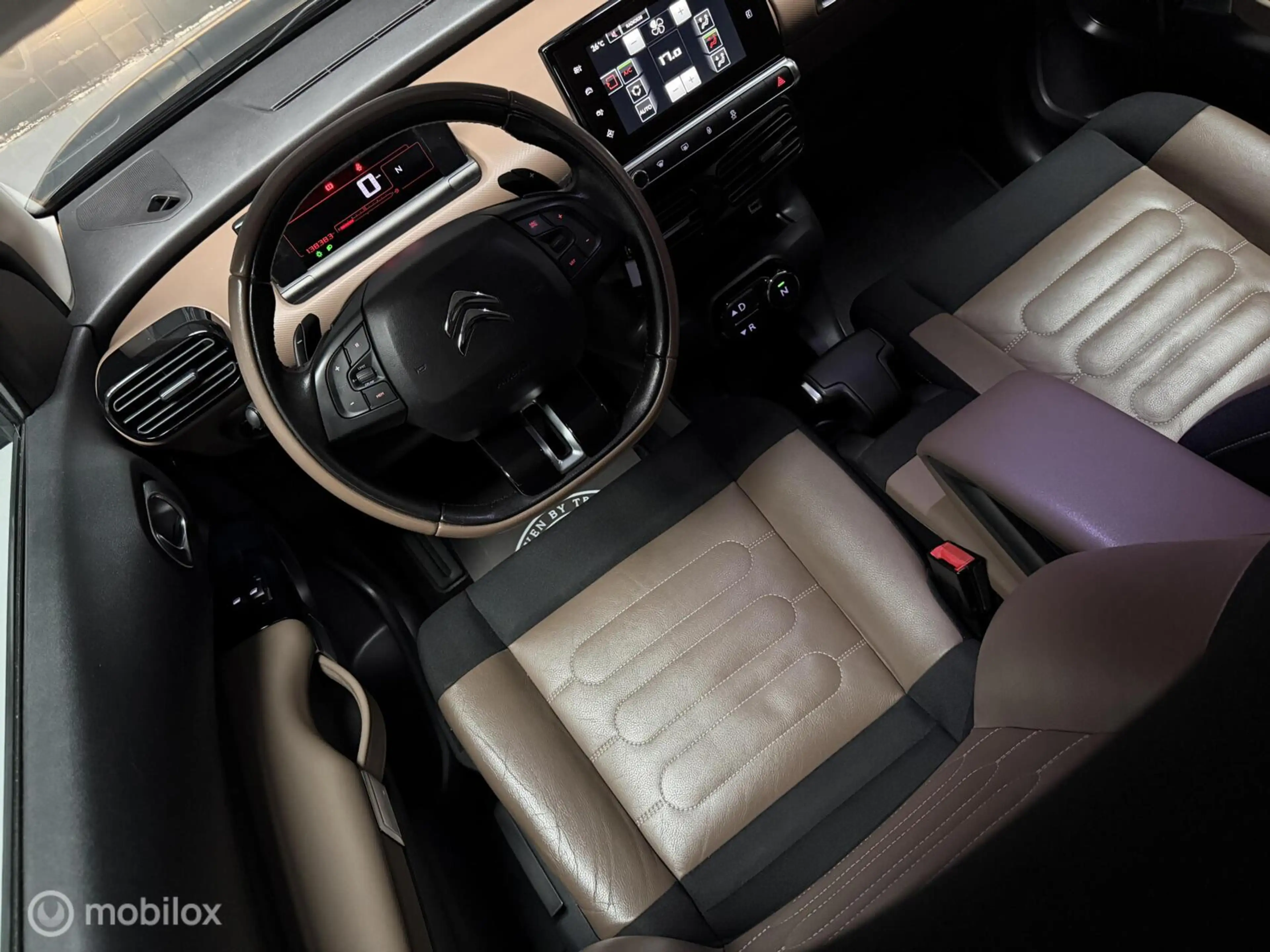 Citroen C4 Cactus 1.2 PureTech Shine — photo 35