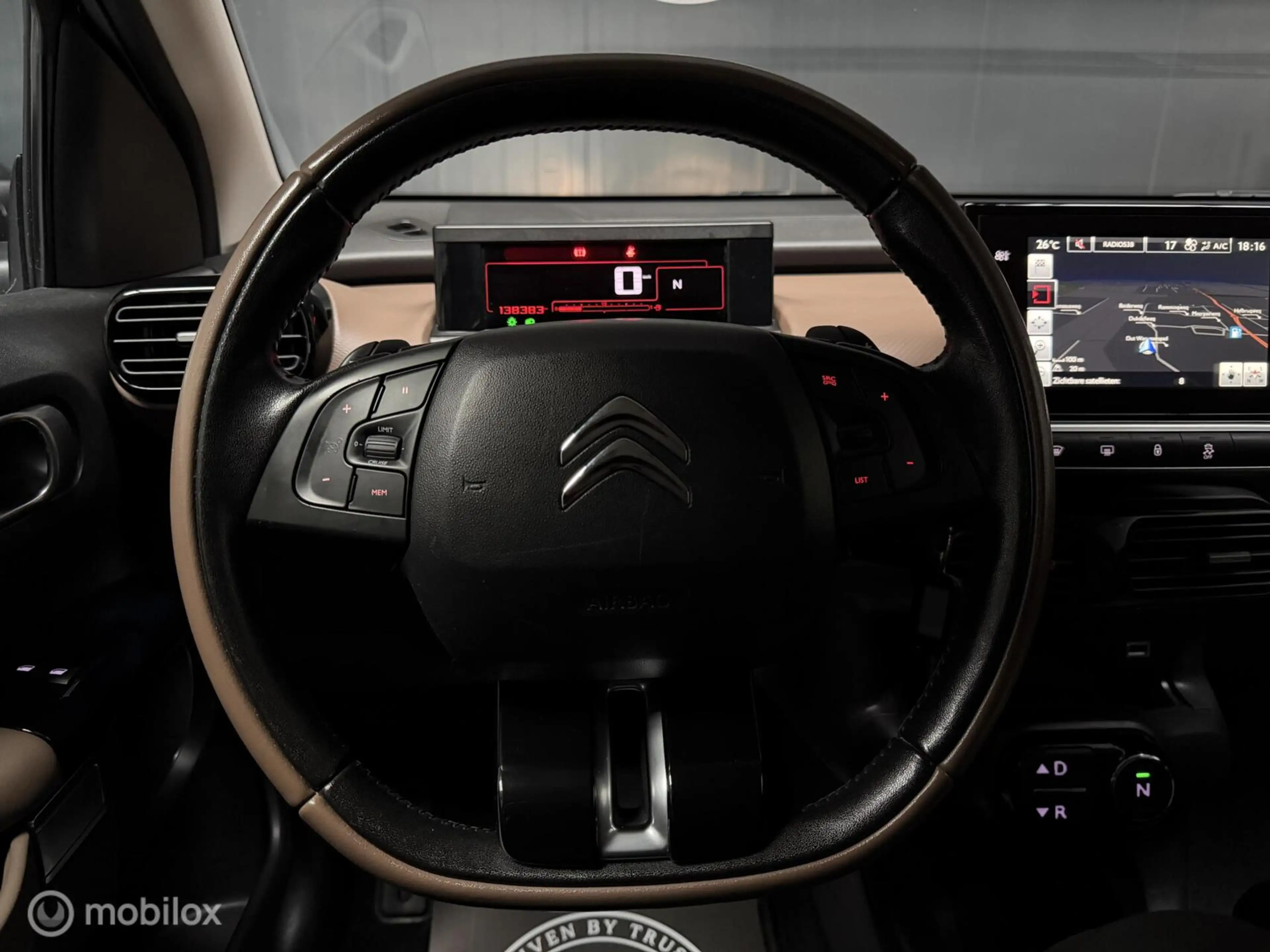 Citroen C4 Cactus 1.2 PureTech Shine — photo 47