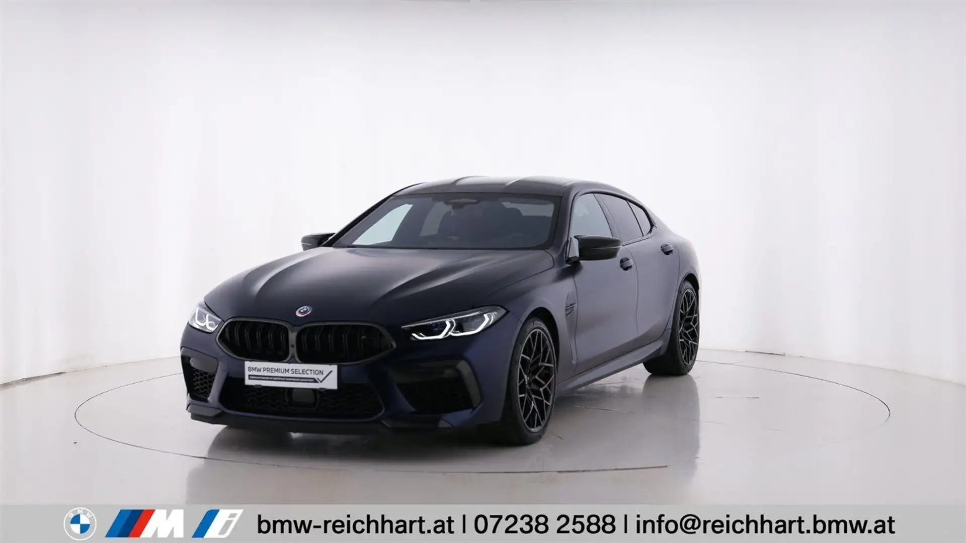BMW M8 Competition Modrá - 1