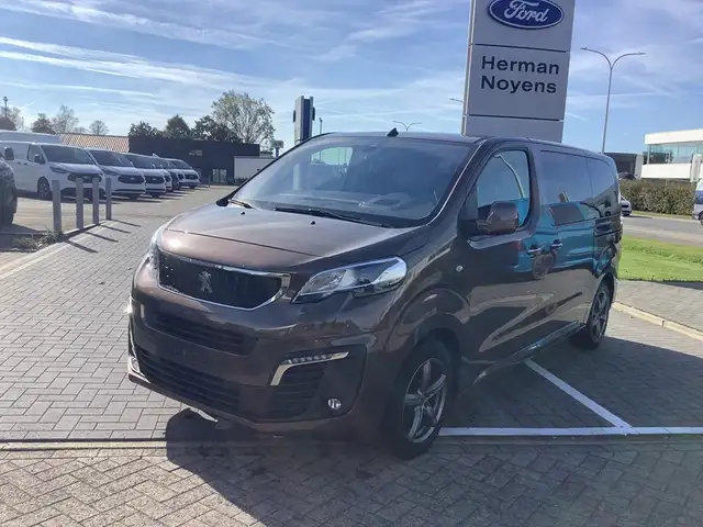 Peugeot Traveller enkel voor professionele verkoop
