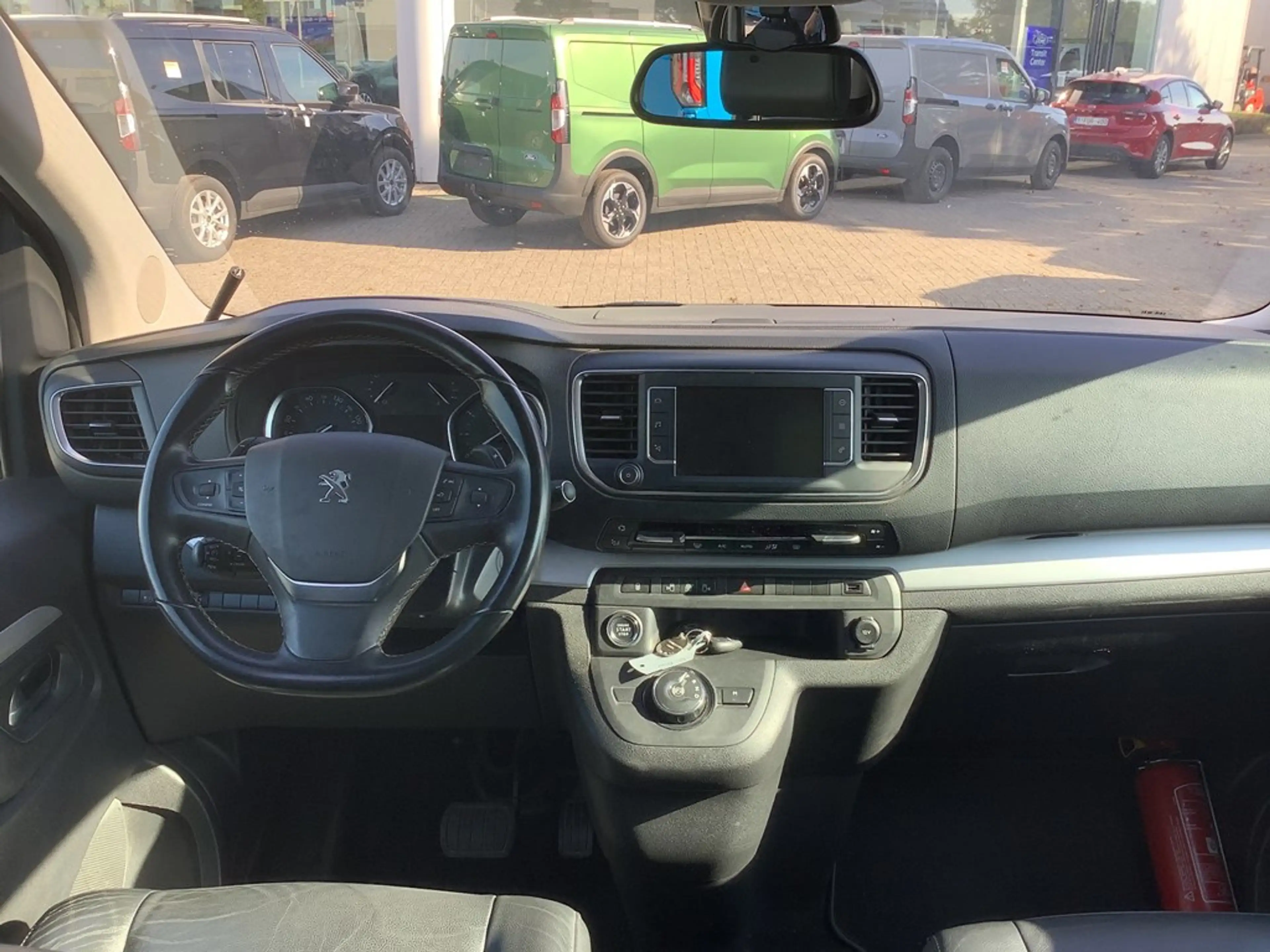 Peugeot Traveller enkel voor professionele verkoop — photo 8