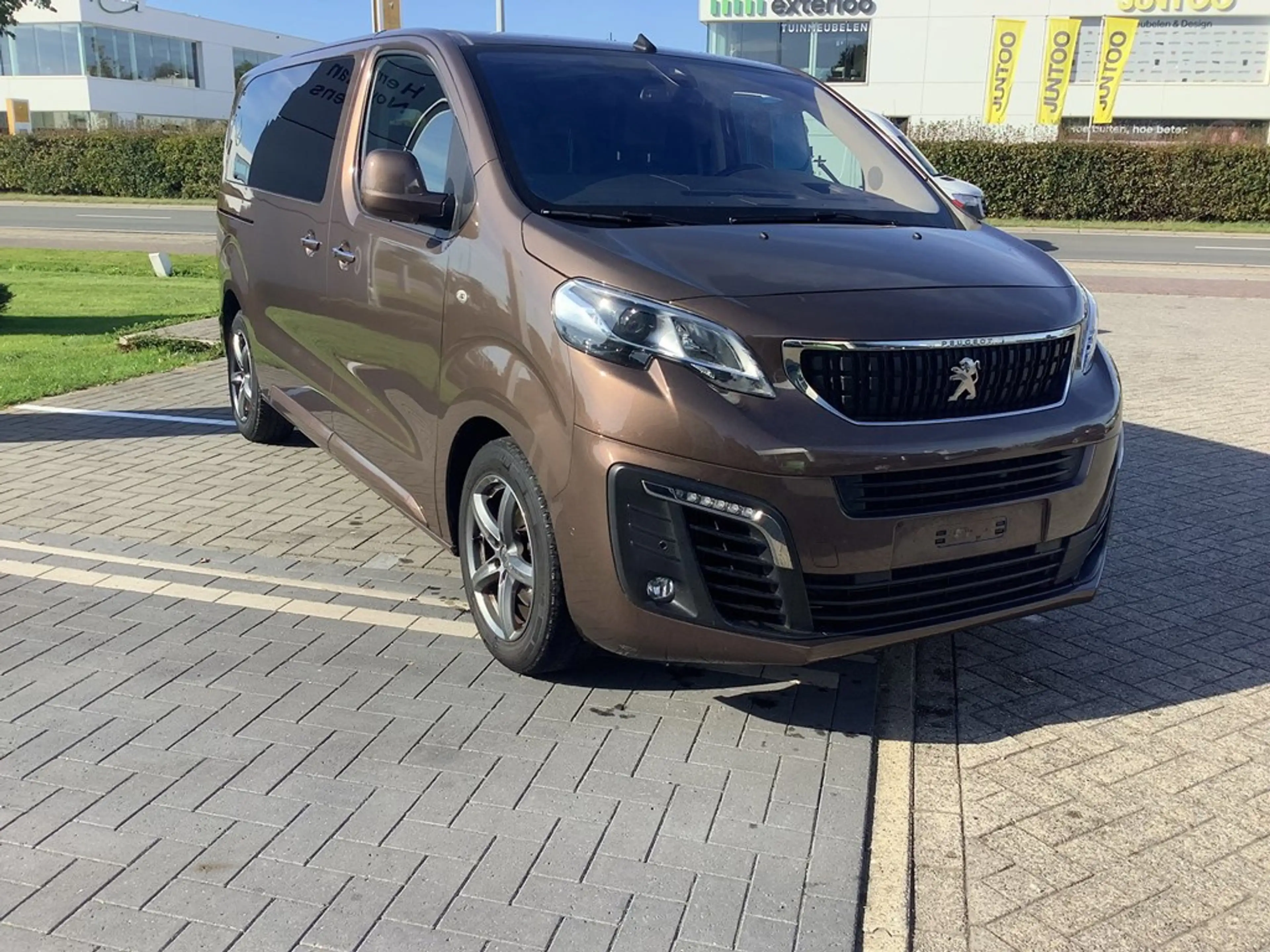 Peugeot Traveller enkel voor professionele verkoop — photo 5