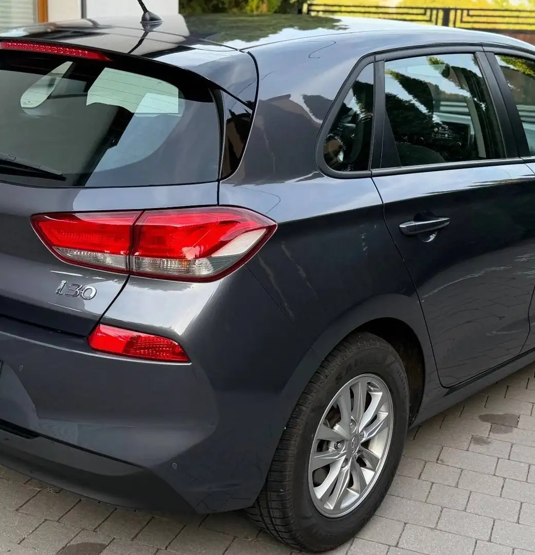 Hyundai i30 1.0 T-GDI Passion Plus 120 PS BJ 2019 Grau - 1