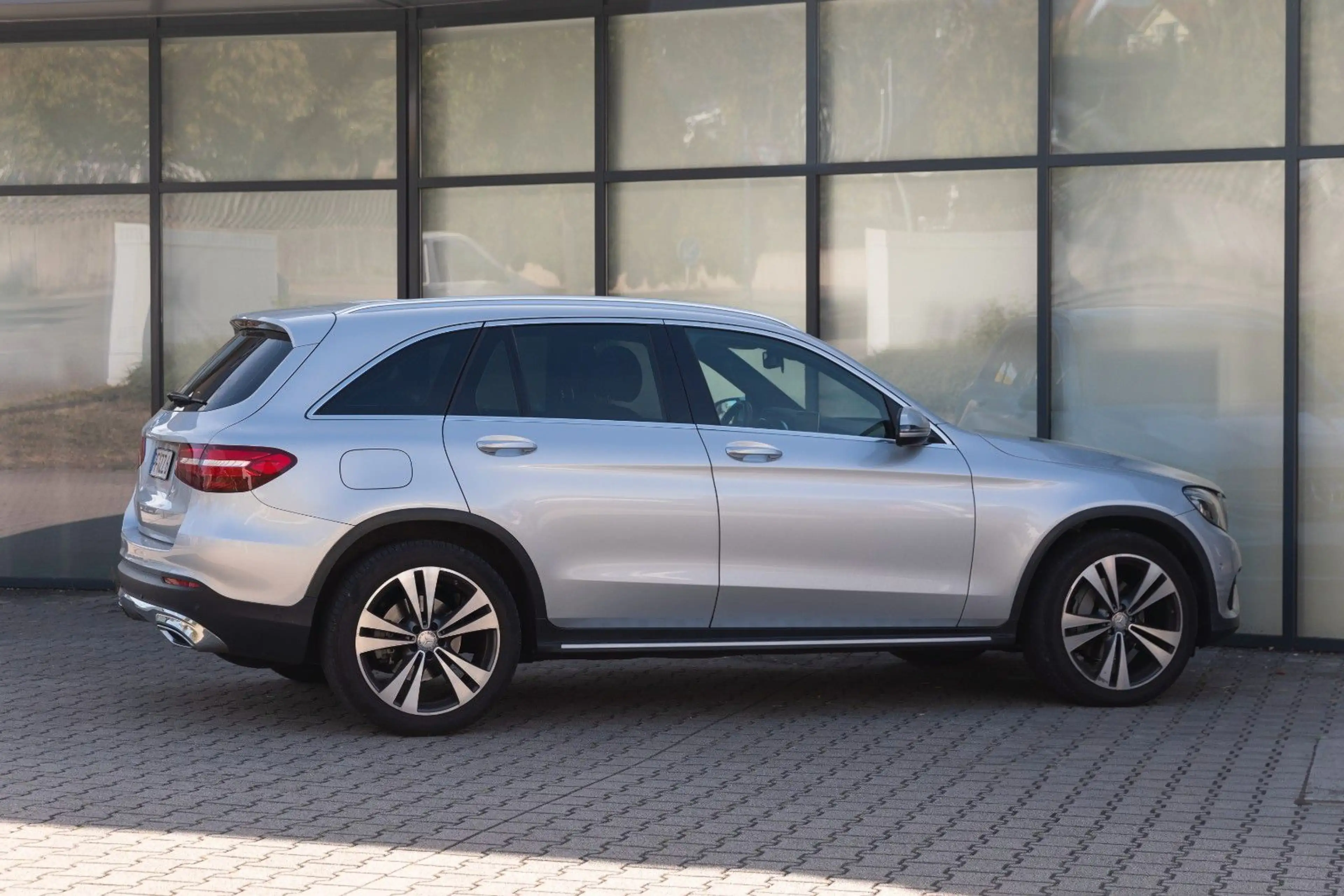 Mercedes-Benz GLC 250 d 4Matic Exclusive Pano AHK ILS — photo 14