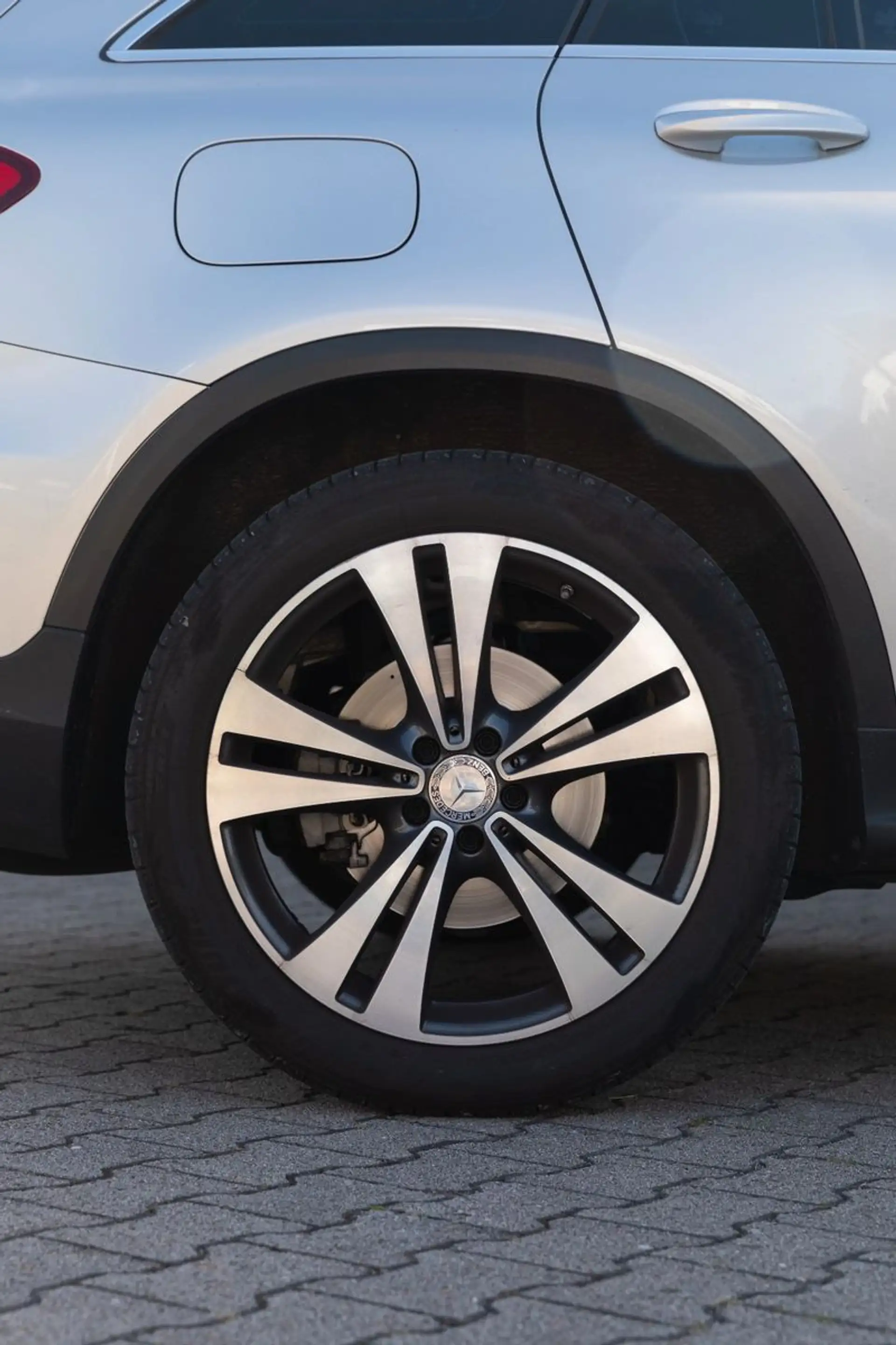 Mercedes-Benz GLC 250 d 4Matic Exclusive Pano AHK ILS — photo 15