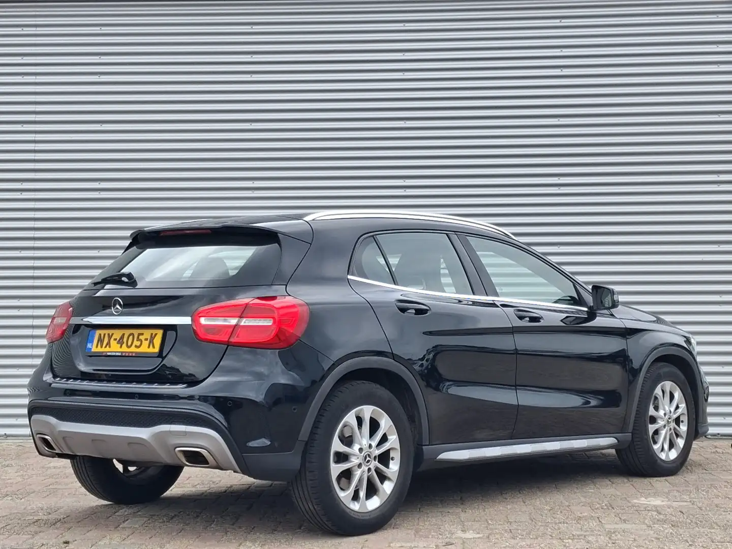 Mercedes-Benz GLA 180 Lease Edition Ambition | Nieuw Binnen! | Automaat Zwart - 2
