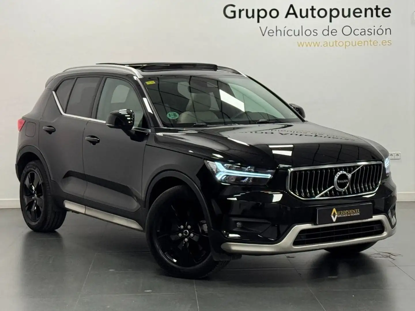 Volvo XC40 INSCRIPTION Negro - 1