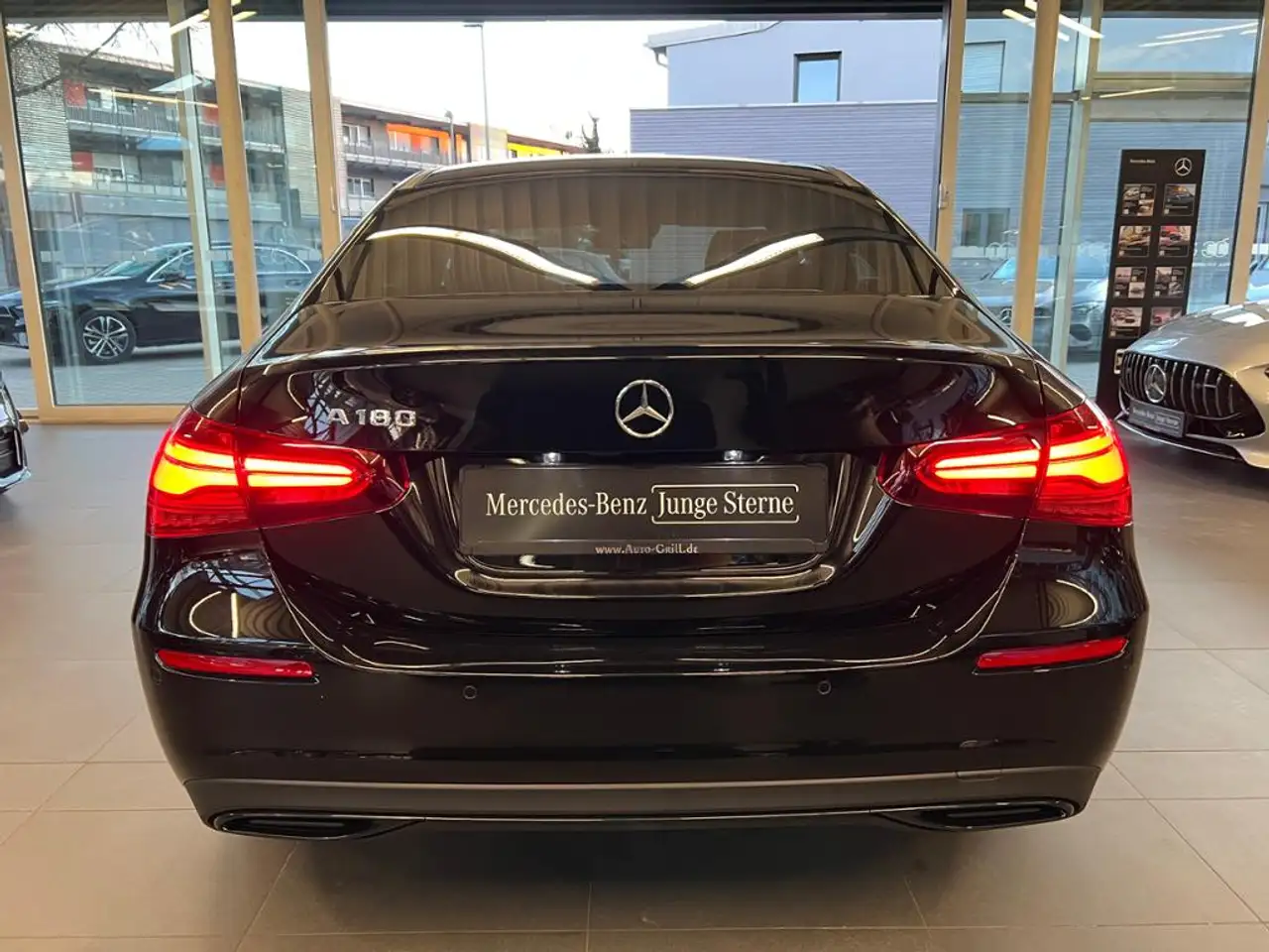 Mercedes-Benz A 180 Lim. Progressive Night AHK Multibeam KeyGO 6