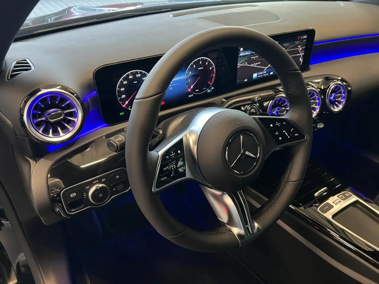 Mercedes-Benz A 180 Lim. Progressive Night AHK Multibeam KeyGO 15