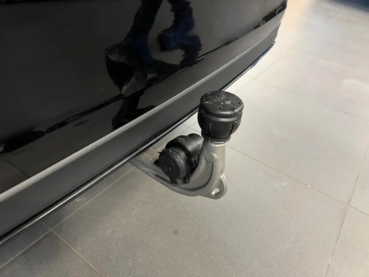Mercedes-Benz A 180 Lim. Progressive Night AHK Multibeam KeyGO 13