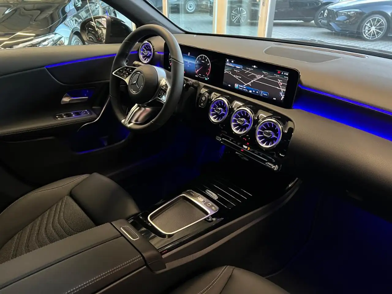 Mercedes-Benz A 180 Lim. Progressive Night AHK Multibeam KeyGO 9