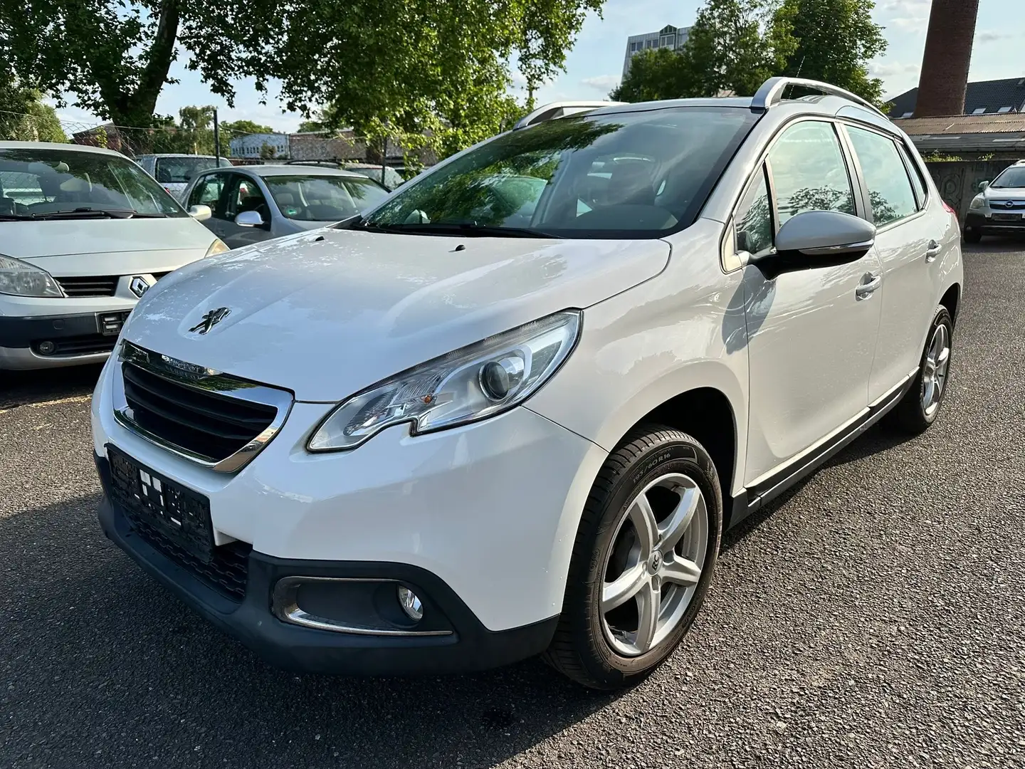 Peugeot 2008 Active 1. Hand Panorama TÜV 10/2025 Bianco - 2