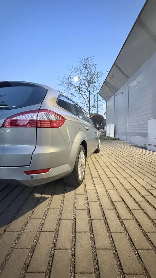 Ford Mondeo Traveller Ghia 2,0 TDCi Automatik, neuer Pickerl Grau - 2