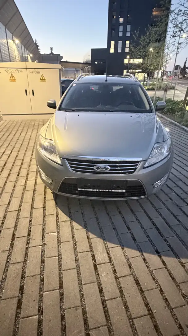 Ford Mondeo Traveller Ghia 2,0 TDCi Automatik, neuer Pickerl Grau - 1