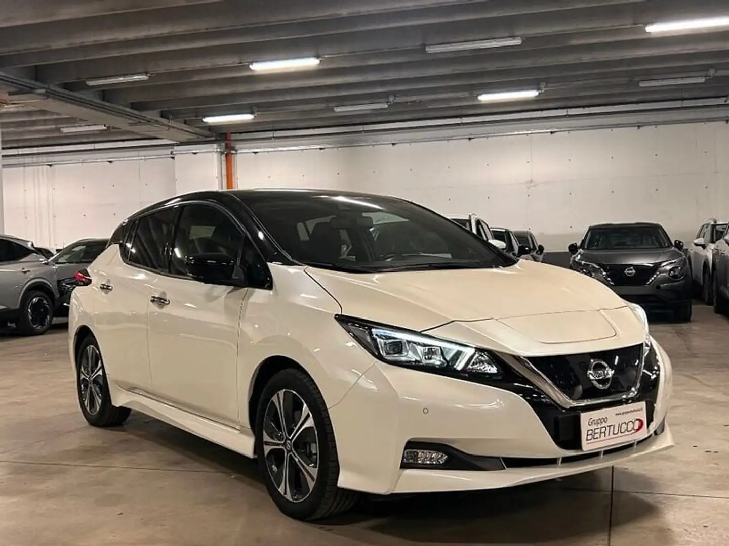 Nissan Leaf N-Connecta 40 kWh Bianco - 1