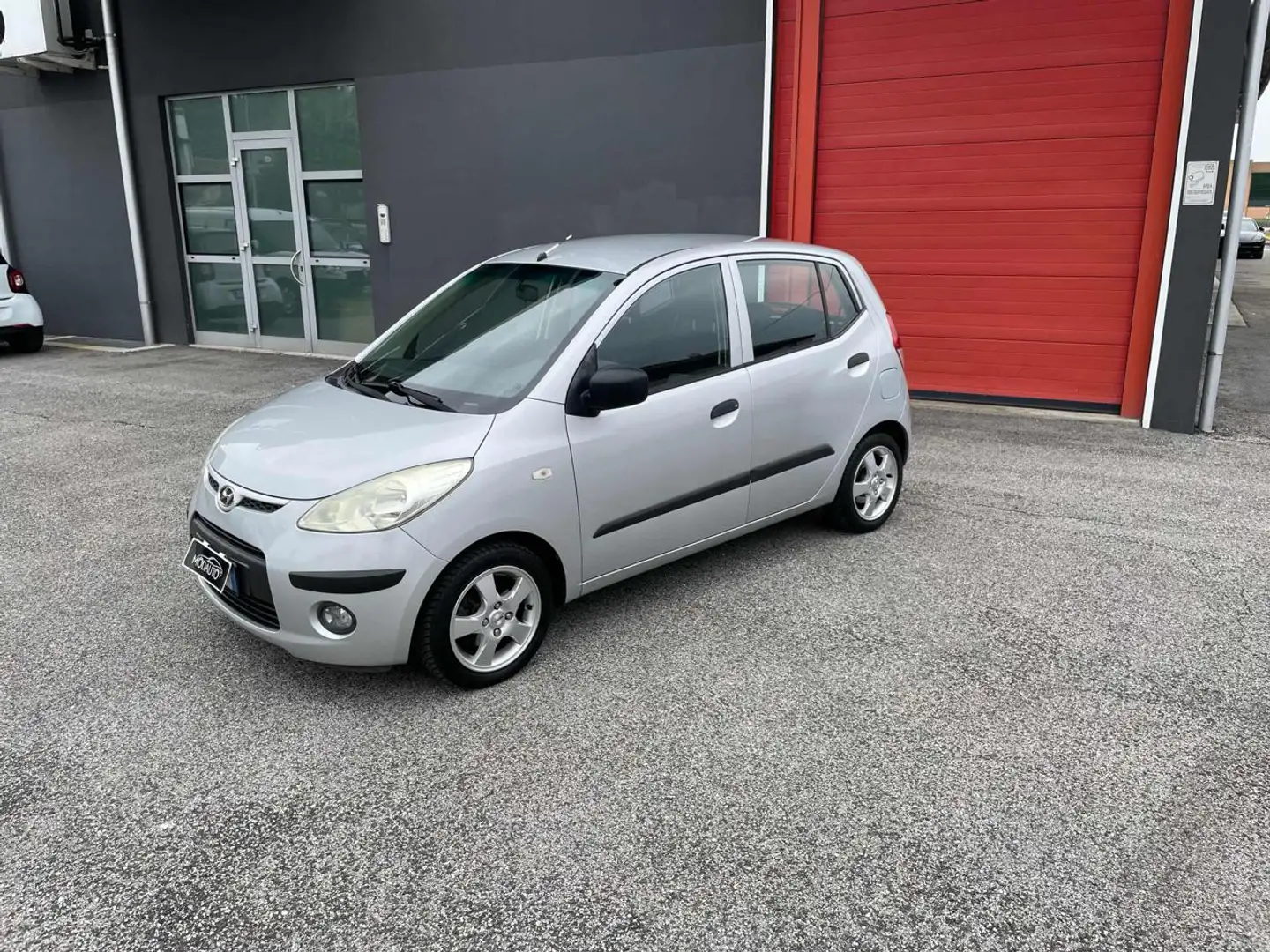 Hyundai i10 1.1 12V BlueDrive GPL Active OK NEOPATENTATI Argento - 2