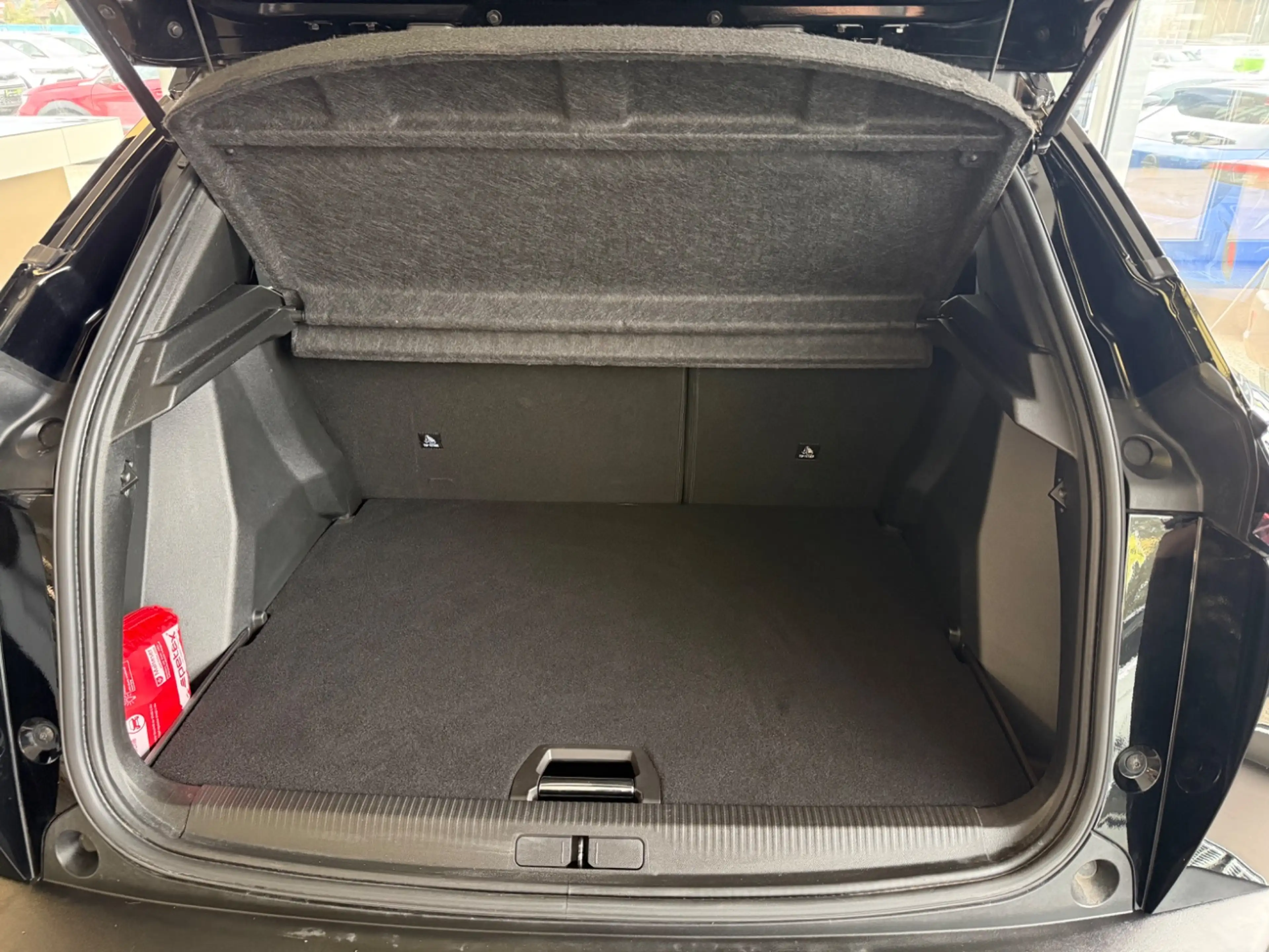 Peugeot e-2008 136 GT Pack Navi | Sitzheizung | Tempomat — photo 11