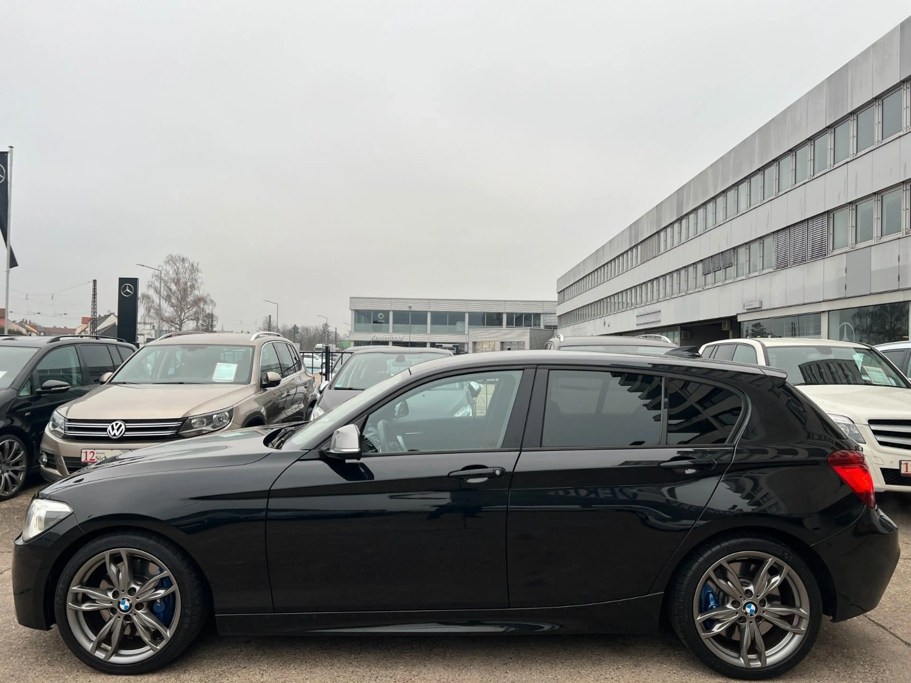 BMW 135 i xDrive *AUTOMATIK*LEDER*NAV.PROF* — photo 5
