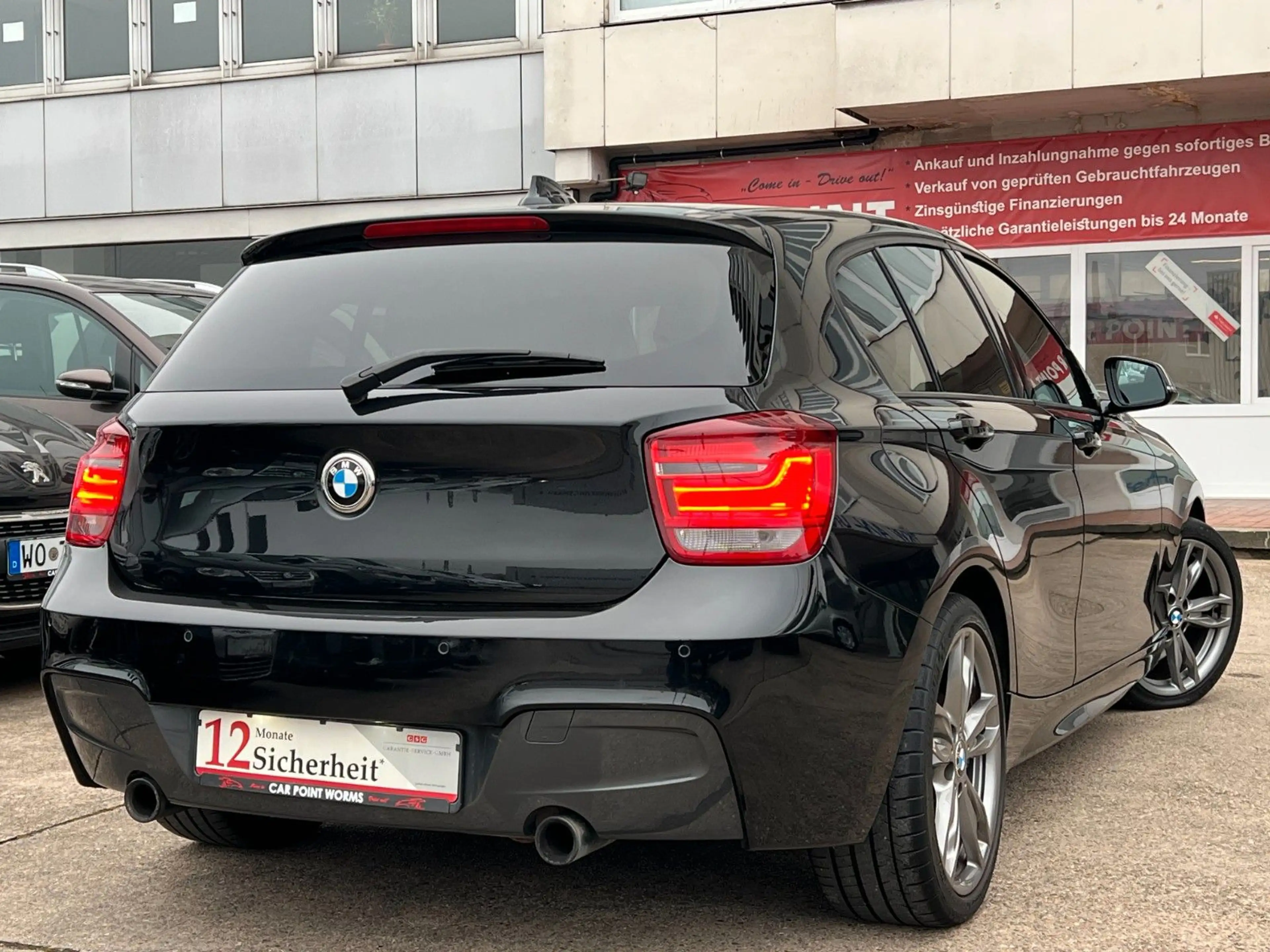 BMW 135 i xDrive *AUTOMATIK*LEDER*NAV.PROF* — photo 8