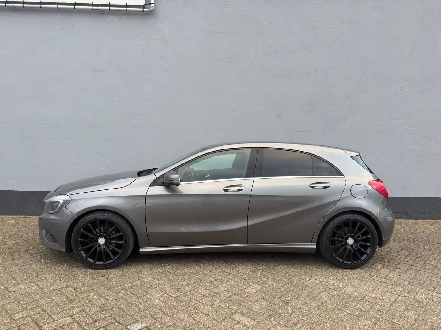 Mercedes-Benz A 180 Grau - 2