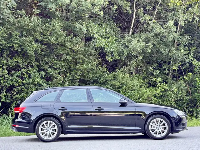 Audi A4 view 3