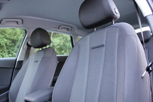Audi A4 view 11