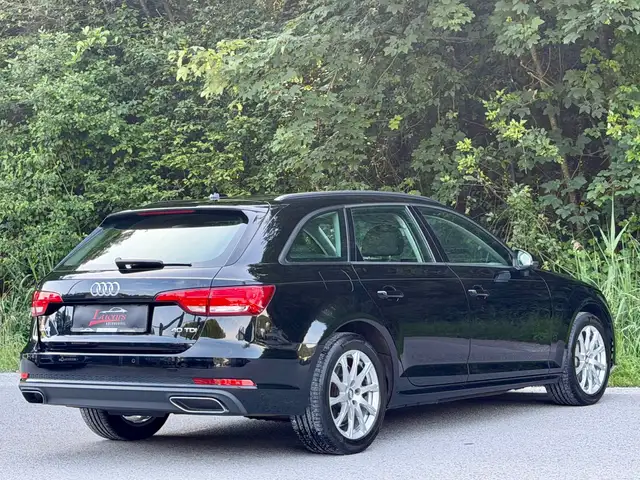 Audi A4 view 2