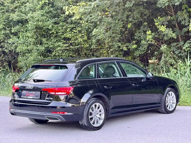 Audi A4 view 5