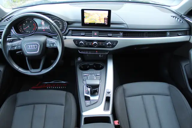 Audi A4 view 9